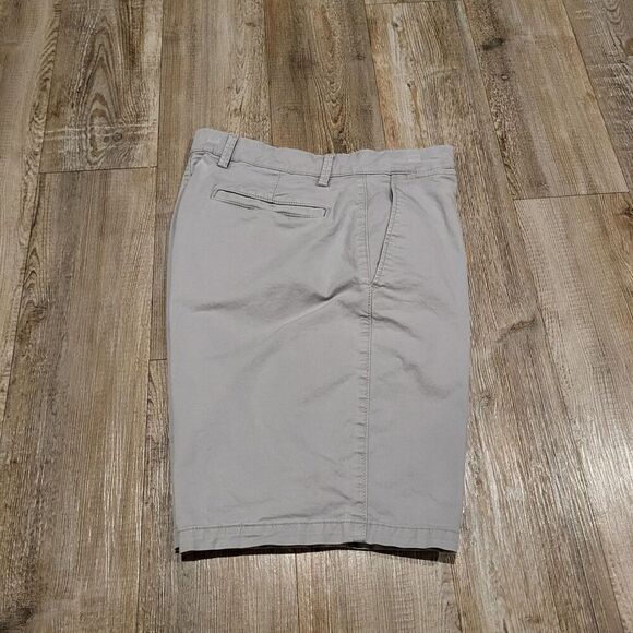 Gap Essential Khaki 10" Chino Flat Front Shorts Mens Size 33 - Picture 2 of 8